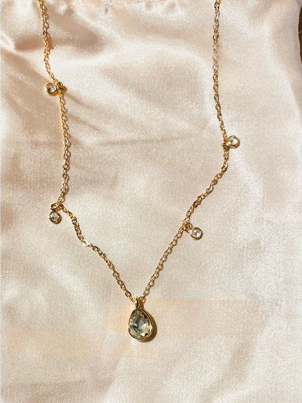 ETTIKA Dripping Crystals Drop Necklace 18k Gold Plated CZ w/Pouch *NWT* - Picture 6 of 16